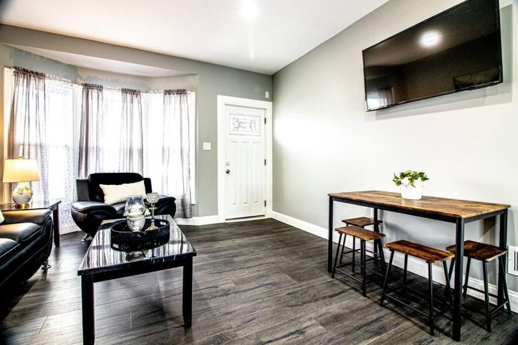Modern 1 Bedroom Close Falls And Casino *
